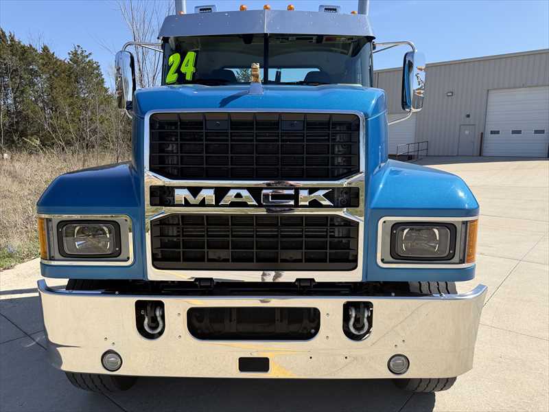 2024 Mack  PI64T