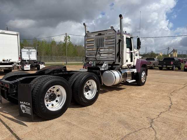 2021 Mack - image 6