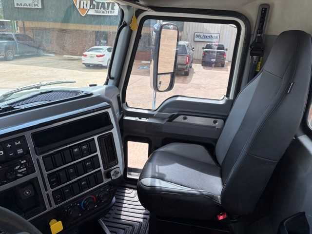 2021 Mack - image 14