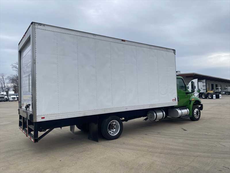 2020 International MV - image 4