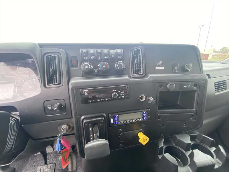 2020 International MV - image 12