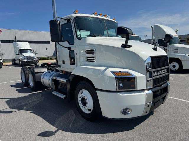 2020 Mack - image 6