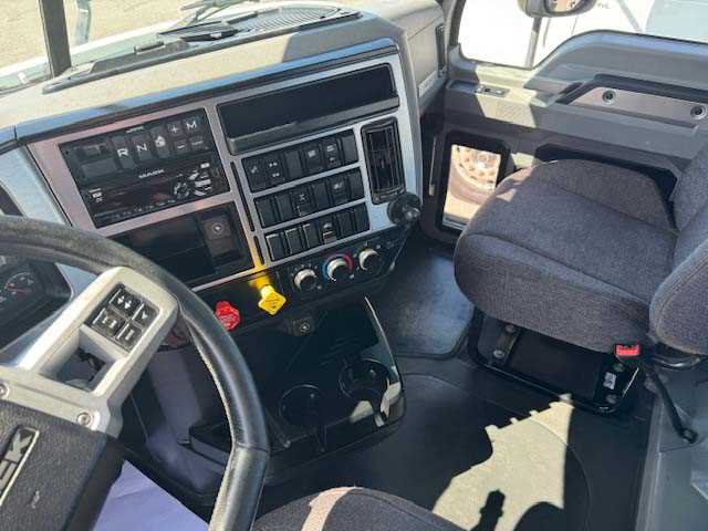 2020 Mack - image 11
