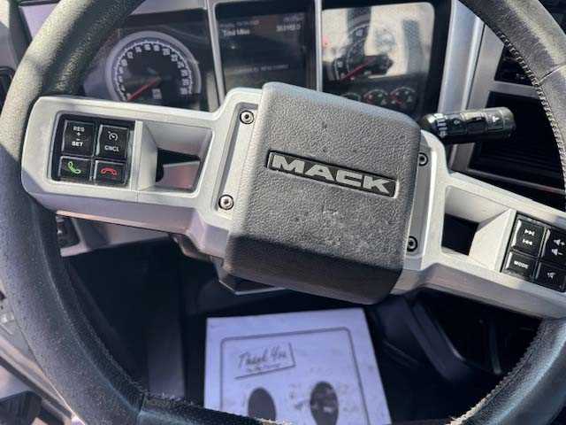 2020 Mack - image 8
