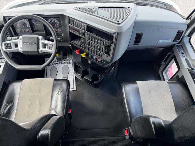 2023 Mack  AN64T