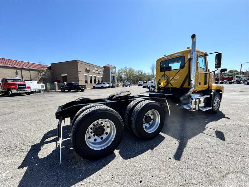 2022 Mack - image 5