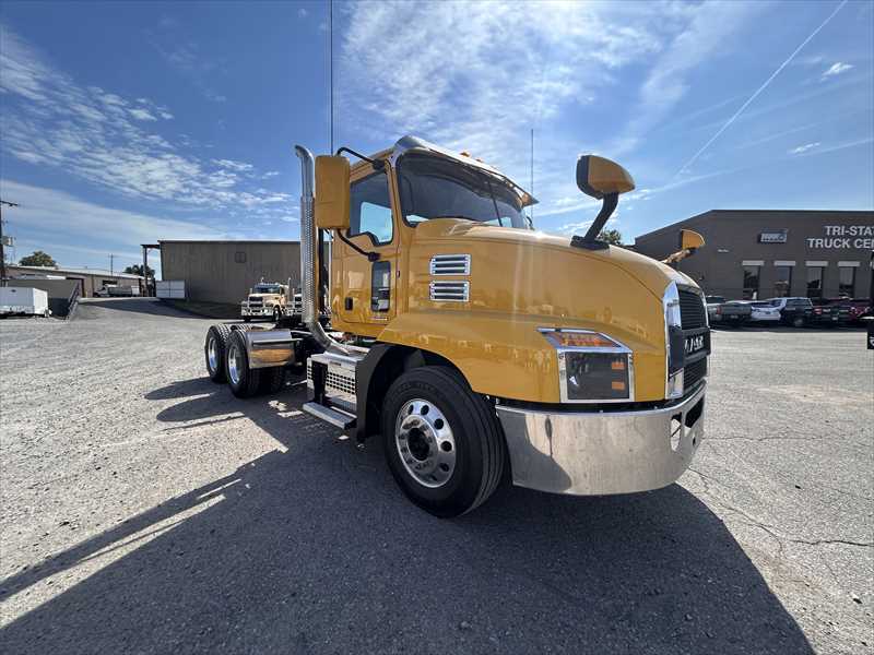 2022 Mack  AN64T