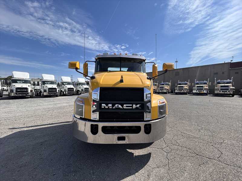 2022 Mack  AN64T