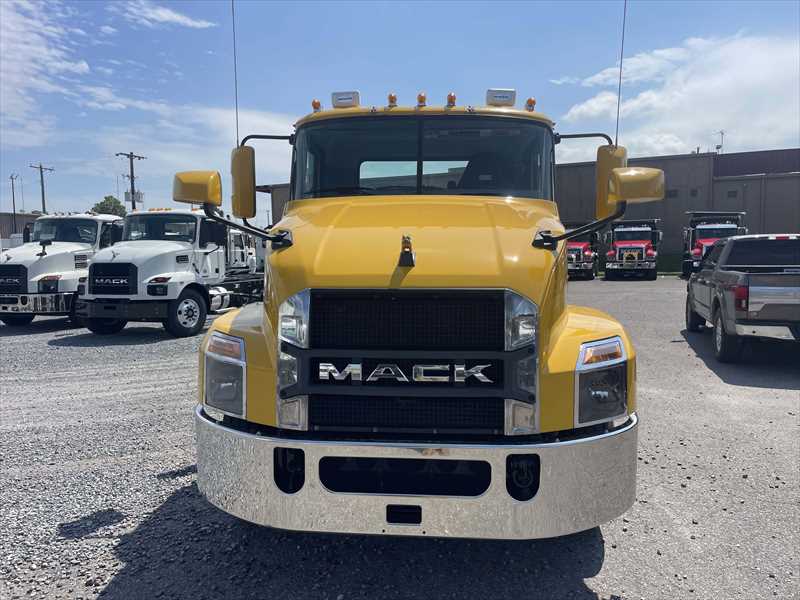 2022 Mack  AN64T