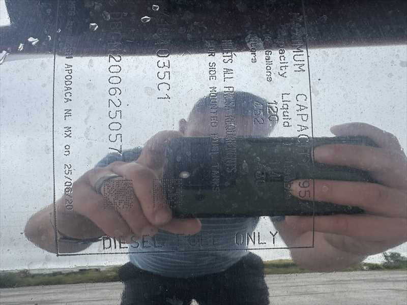 2021 International LT - image 7