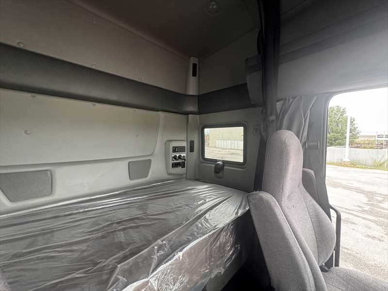 2021 International  LT625