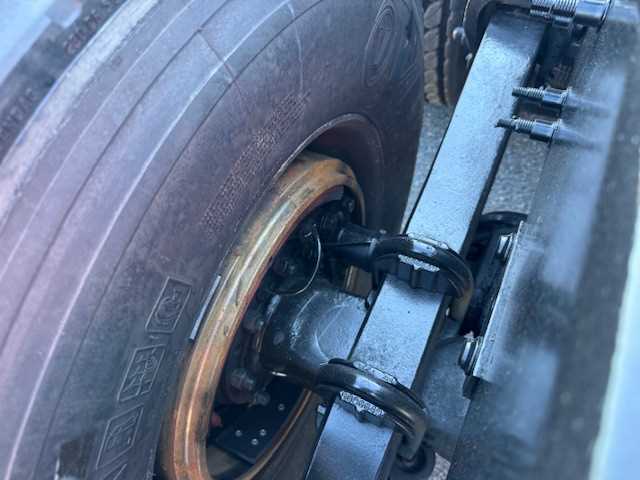 2023 Volvo  VNL64T860