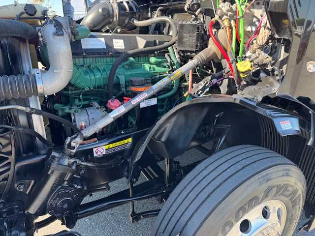 2023 Volvo  VNL64T860