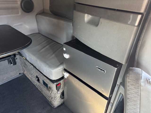 2023 Volvo  VNL64T860