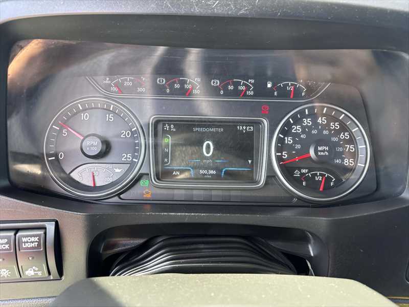 2021 International  LT625