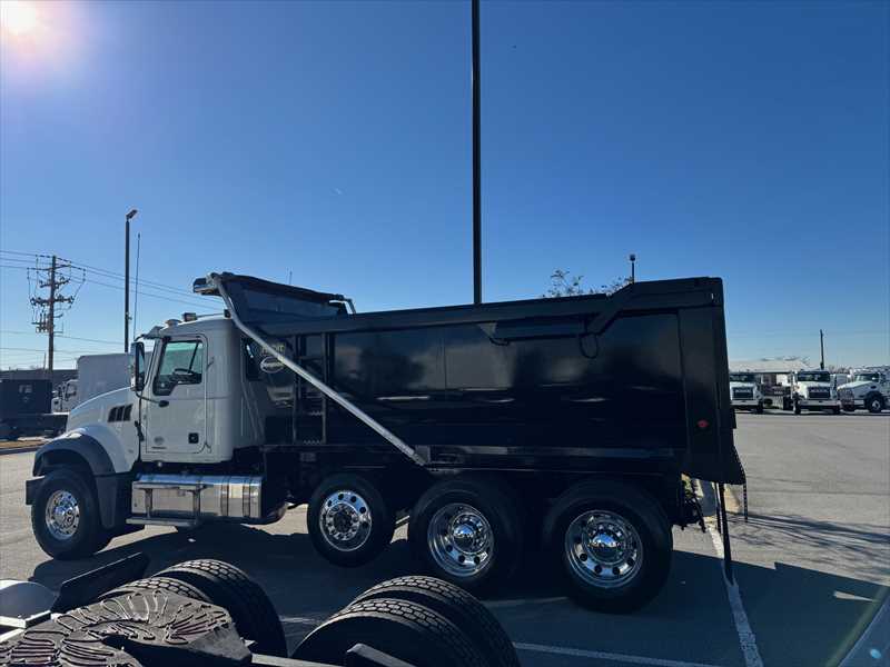 2023 Mack Granite - image 2