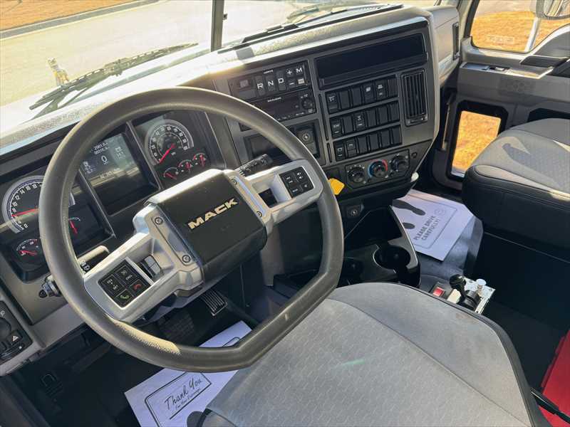 2023 Mack Granite - image 12