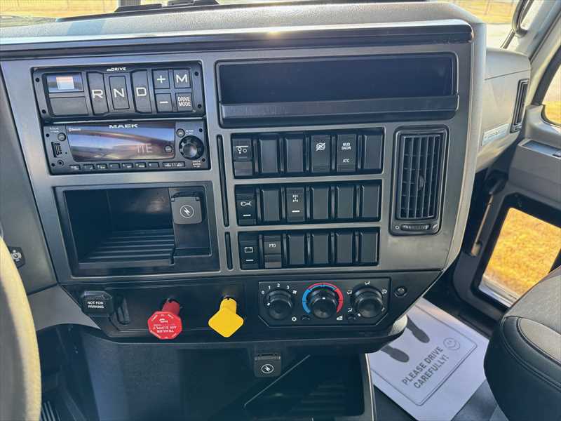 2023 Mack Granite - image 15