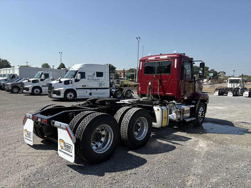 2025 Mack Anthem - image 5