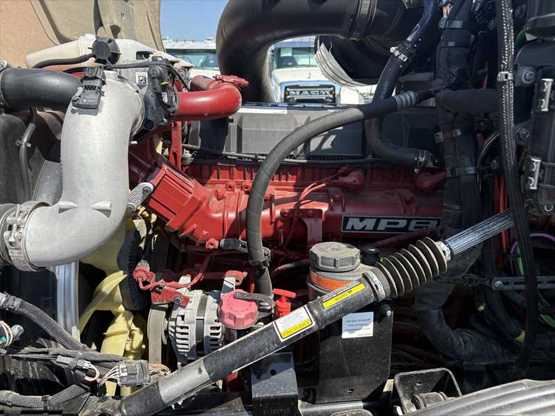 2025 Mack Anthem - image 9