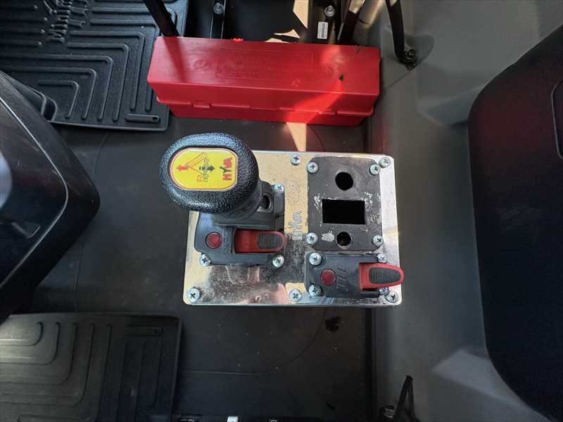 2025 Mack Anthem - image 14