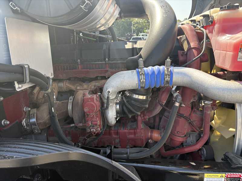 2025 Mack Anthem - image 9