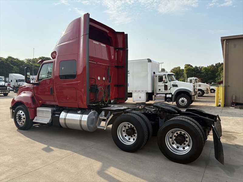 2021 International LT - image 2