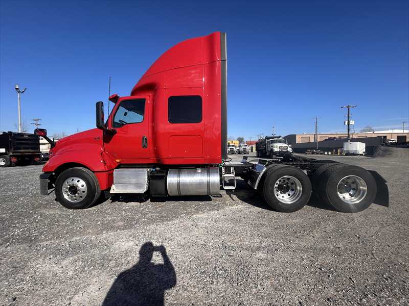 2021 International - image 2