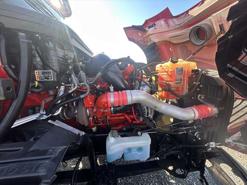 2021 International - image 8