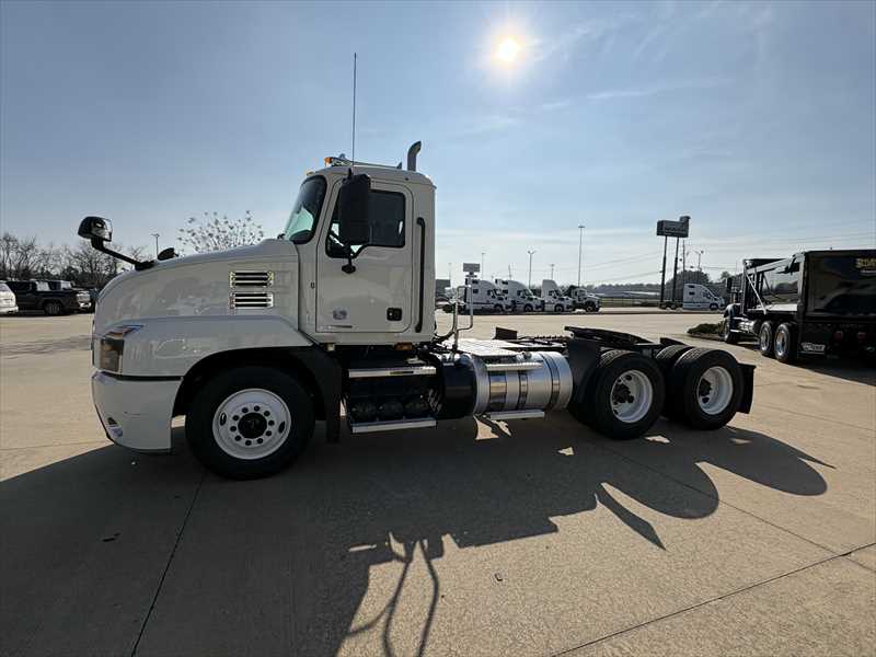 2020 Mack  AN64T