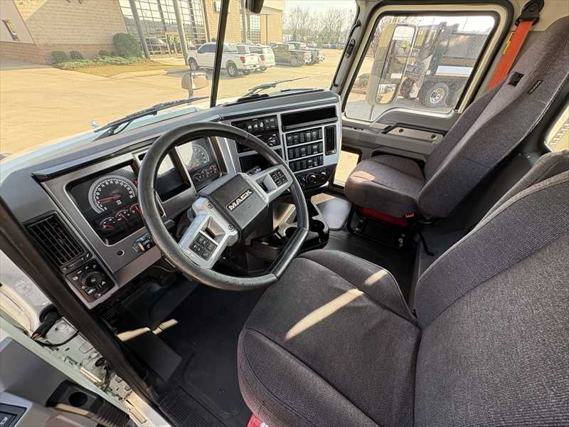 2020 Mack  AN64T