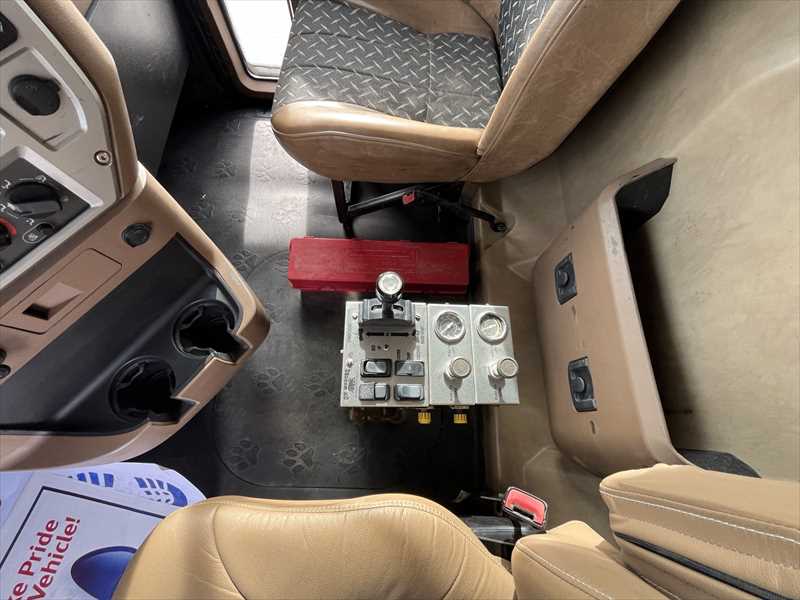 2018 Mack - image 12