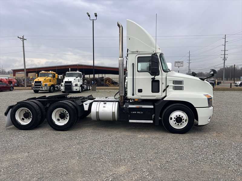2020 Mack  AN64T