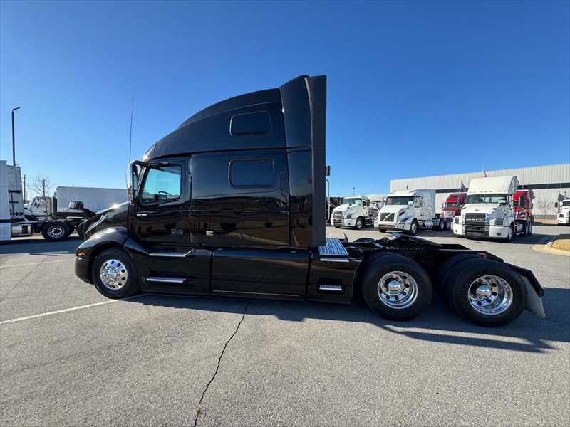 2023 Volvo  VNL64T860