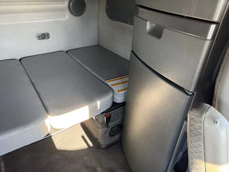 2023 Volvo  VNL64T860