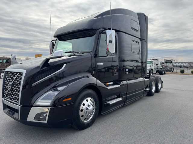 2022 Volvo  VNL64T860