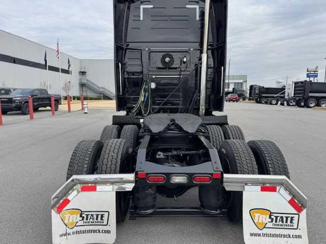 2022 Volvo  VNL64T860