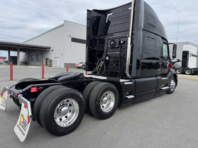 2022 Volvo  VNL64T860