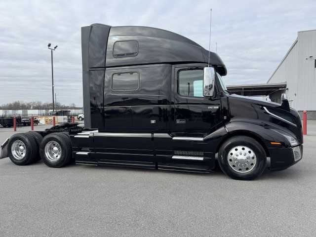 2022 Volvo  VNL64T860