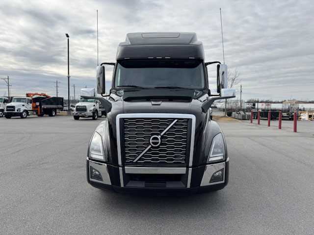 2022 Volvo  VNL64T860