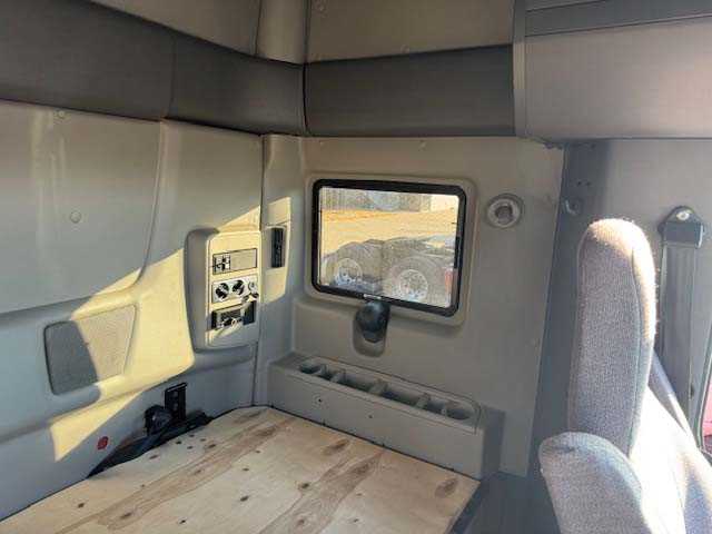 2021 International  LT625
