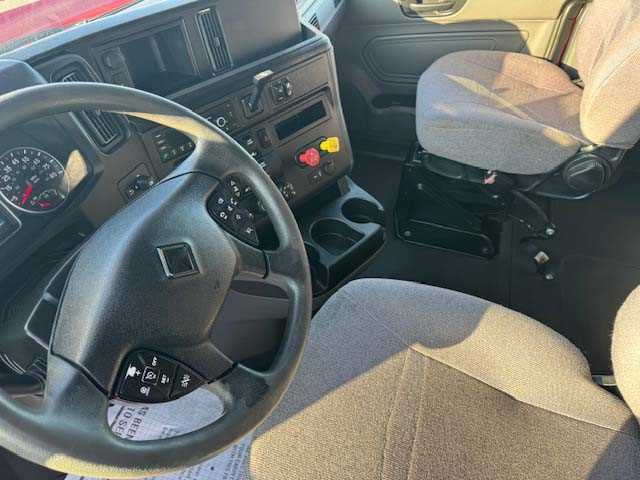 2021 International  LT625