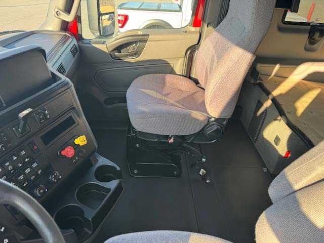 2021 International  LT625