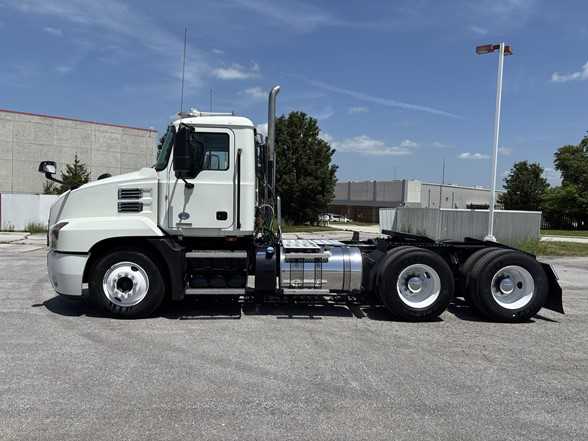 2020 Mack  AN64T