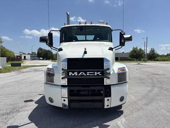2020 Mack  AN64T