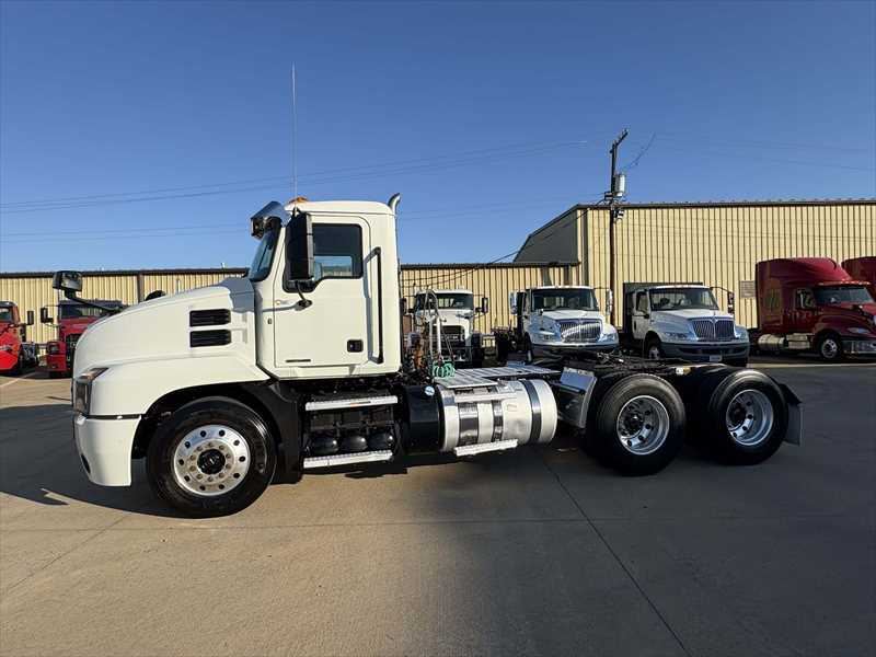 2020 Mack  AN64T