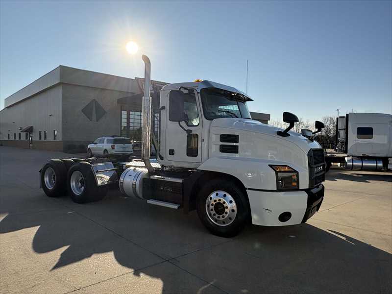 2020 Mack  AN64T