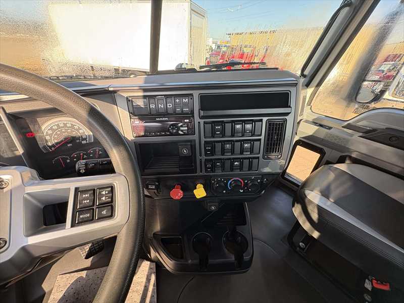 2020 Mack  AN64T