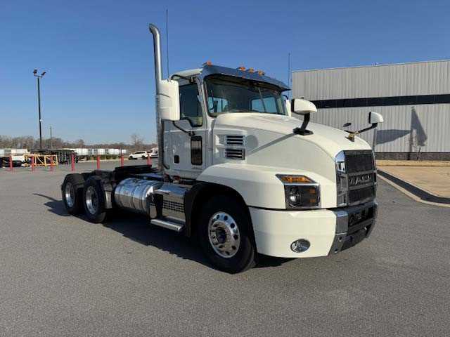 2022 Mack  AN64T