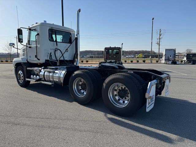 2022 Mack  AN64T
